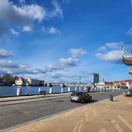 Grannys House - View Of The Harbour - Ground Floor Lägenhet