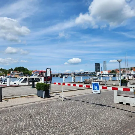 Grannys House - View Of The Harbour - Ground Floor Lägenhet Sønderborg