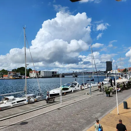 Grannys House - View Of The Harbour - Ground Floor Lägenhet Sønderborg